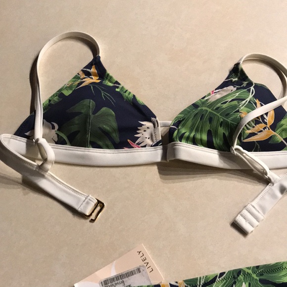 NWT lively Bikini poolside print with whisper white trim - Picture 4 of 6